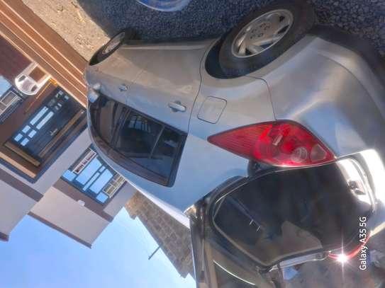Nissan Tiida image 8