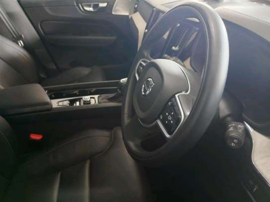 Volvo xc60 D4T, 2019 model image 2