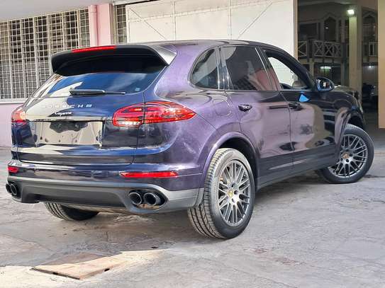Porsche Cayenne Turbo 2018 purple image 14