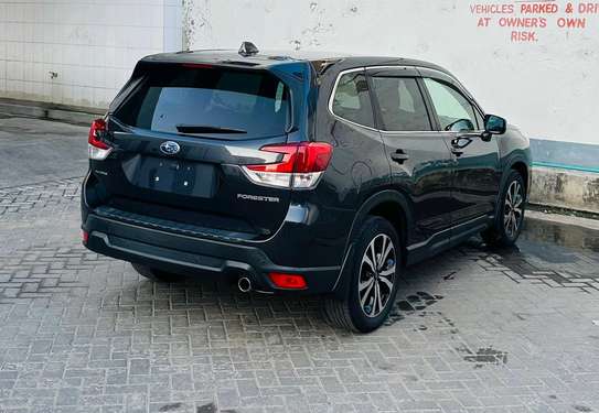 Subaru Forester black 2018 AWD image 8
