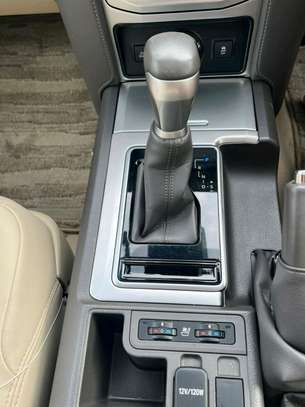TOYOTA LANDCRUISER PRADO TX.L 2020MODEL SUNROOF PETROL image 5