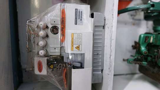 Industrial Overlock Sewing Machine White image 5