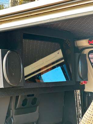 TOYOTA HIACE 7L AUTO DIESEL 2016MODEL image 6
