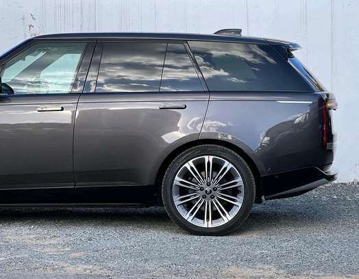 2023 Range Rover Vogue autobiography image 2
