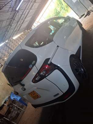 Toyota sienta hybrid 7 seater for hire image 4