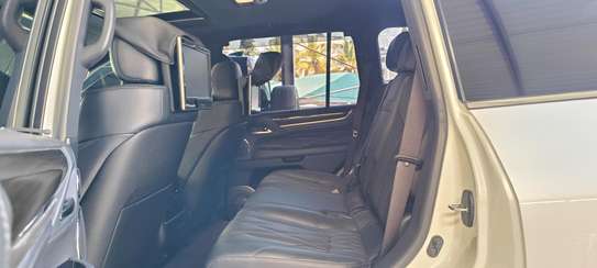 Lexus LX570 Sport White 2018 image 4