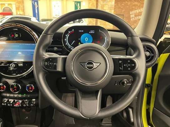 2022 MINI COOPER D CLASSIC image 12