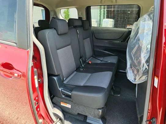 Toyota sienta seven seater on sale in Kenya image 8