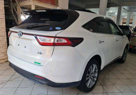 Toyota Harrier hybrid image 11