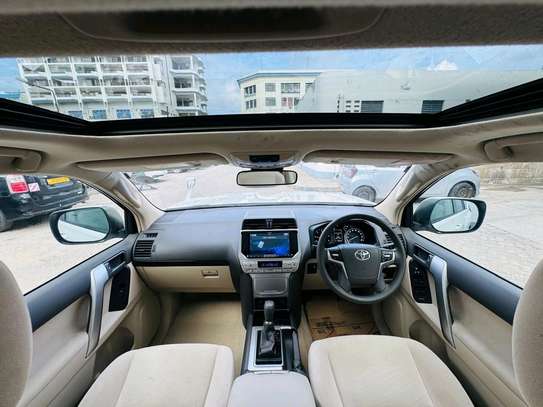 TOYOTA LANDCRUISER PRADO TX.L 2019MODEL SUNROOF image 6