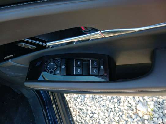 Sparkling Mazda CX-30 image 8