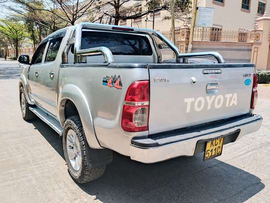 TOYOTA HILUX DOUBLE CAB AUTOMATIC 2013 MODEL image 6