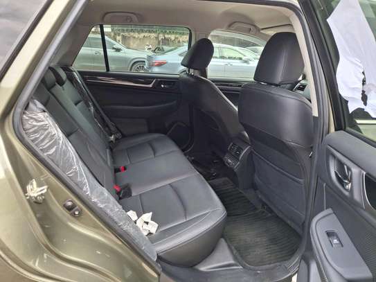 Subaru Outback Grey 2018 AWD image 4