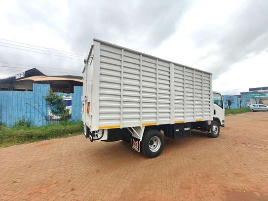ISUZU NQR image 6