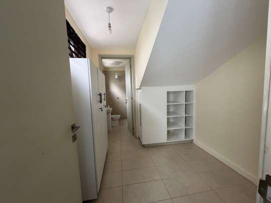 4 Bed Townhouse with En Suite at New Runda image 4
