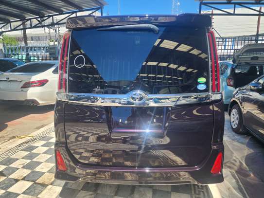 Toyota Noah 7-Seater purple Automatic Van 2019 image 13