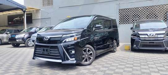 Toyota Voxy ZR grade black 2018 image 2