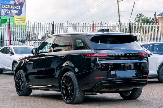 2023 Range Rover sport D300 image 4