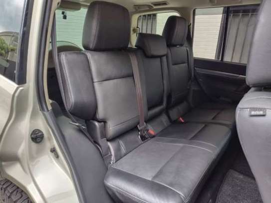 2019 MITSUBISHI PAJERO image 9