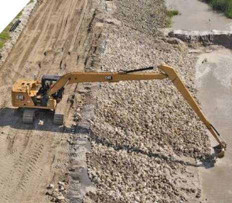 LONG REACH EXCAVATOR FOR HIRE image 3