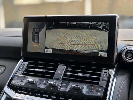 Toyota landcruiser GR image 7