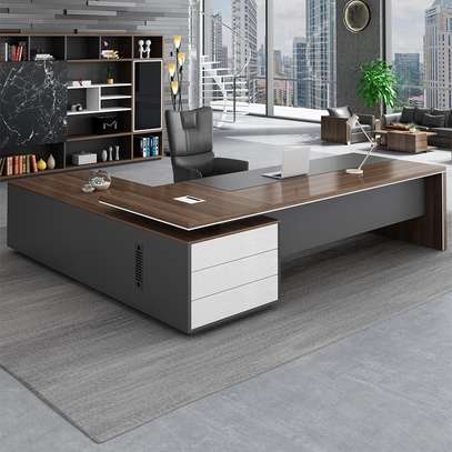Ergonomic Modern Executive Desk [200cm] image 3