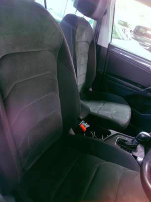 Volkswagen Tiguan white TSi 2017 image 4