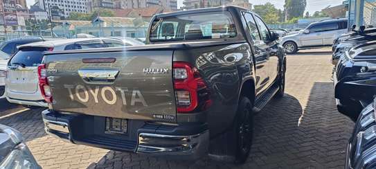 Toyota Hilux Double cabin Grey 2021 image 8