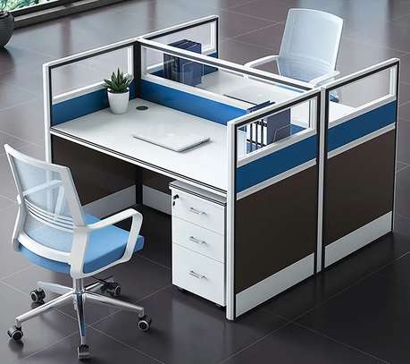 Office Desk: 1-Way Modular Privacy Panel Workstation image 3