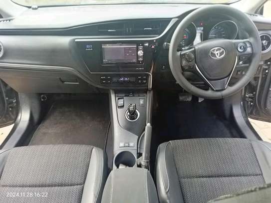 Toyota Auris black color fully loaded 2017 model image 8