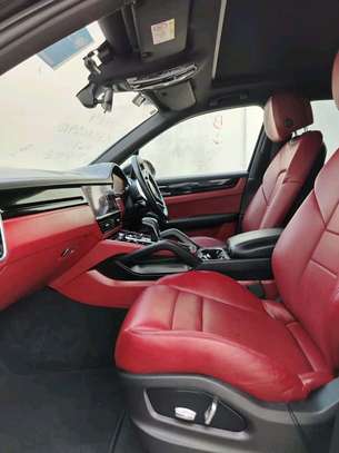 Porsche Cayenne image 10