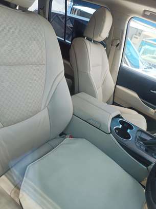 Toyota land Cruiser ZX petrol 2023 image 5