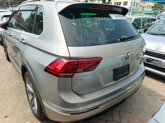 Volkswagen Tiguan 2.0TDI image 9