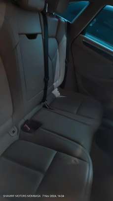 Porsche Macan gold 2018 image 4