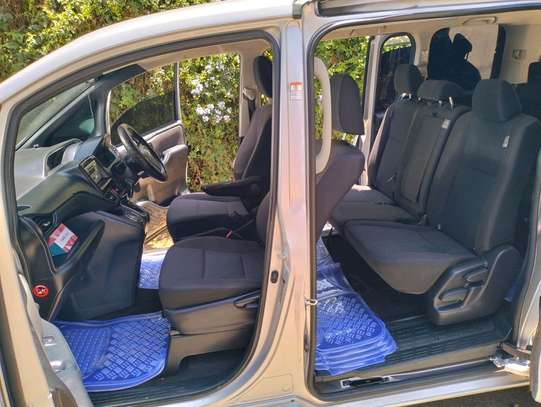 TOYOTA NOAH NEW SHAPE 2014 MODEL image 12