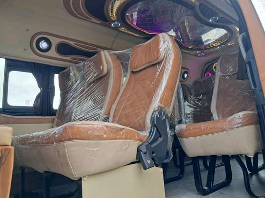 Toyota Hiace 9L Manual Diesel engine 2018 White image 9