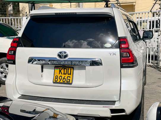 TOYOTA LANDCRUISER PRADO TX.L 2018 SUNROOF DIESEL 7SEATER image 8
