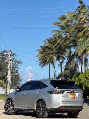 Toyota Harrier SUV Silver Reliable Smooth Ride image 3