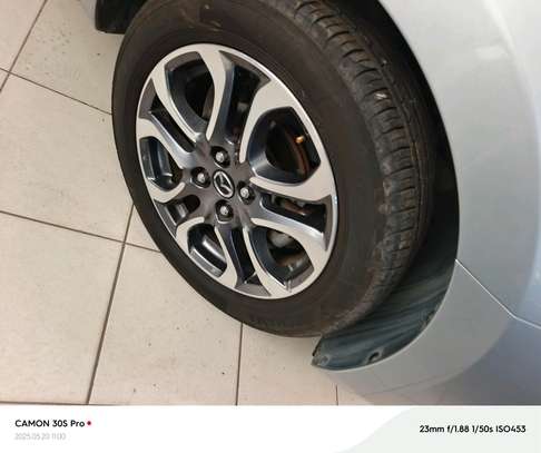 Mazda Demio XDL diesel image 3
