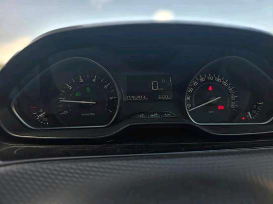 Peugeot 208 image 3