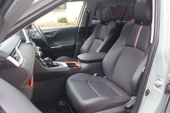 Toyota Rav4 Adventure Leather Sunroof 2019, 29,000 Kms image 9