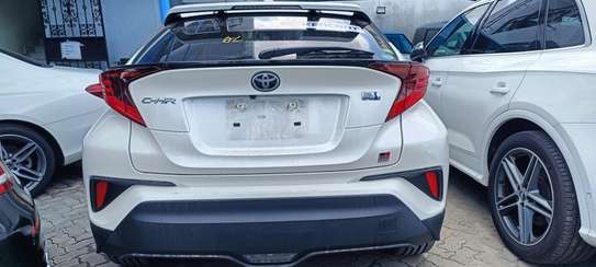 Toyota C-HR GR 2018 Sport image 9