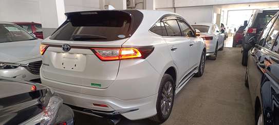 Toyota Harrier Premium sunroof 2018 image 12
