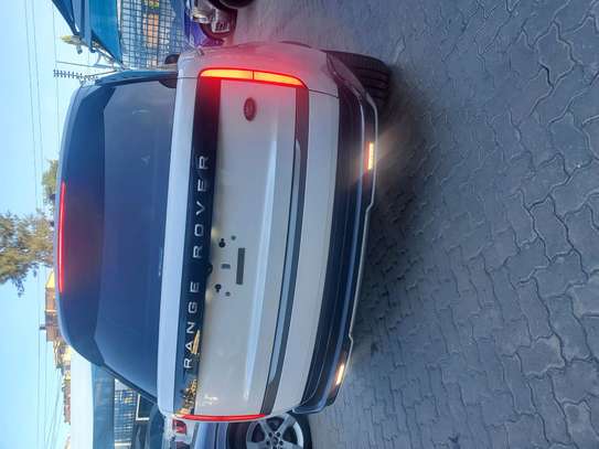 Range rover sport image 6