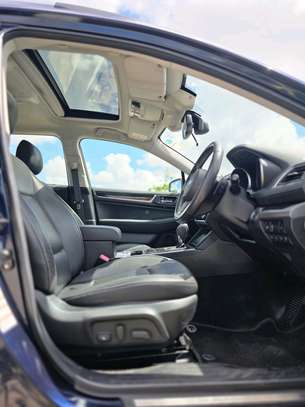 subara outback with sunroof on offer image 5
