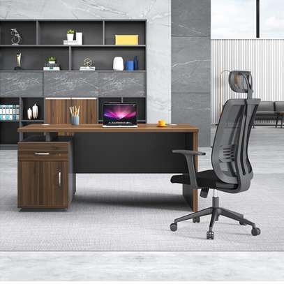 Office Desk; 1.4M  Executive Office Desk in Suneka image 3