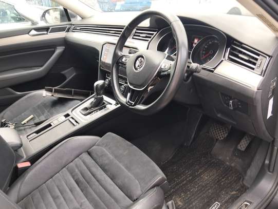 Volkswagen Passat 2018 model image 5