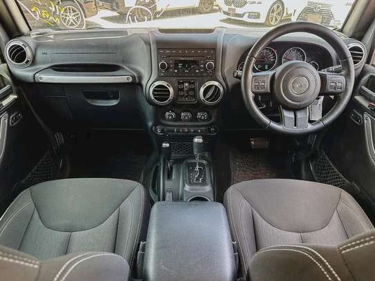 Jeep Wrangler sahara 2018 Silver image 4