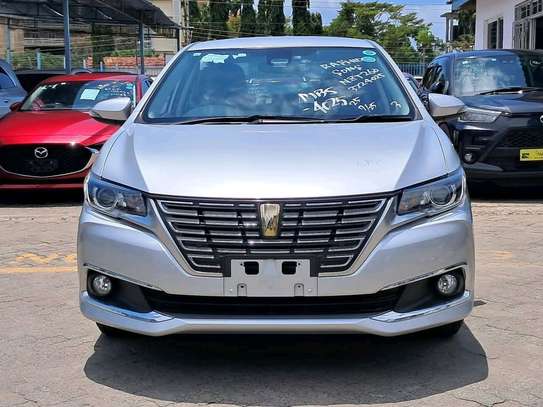 TOYOTA PREMIO 2019 image 9