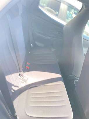 TOYOTA YARIS 2019MODEL image 4